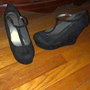 Madden Girl Wedges
